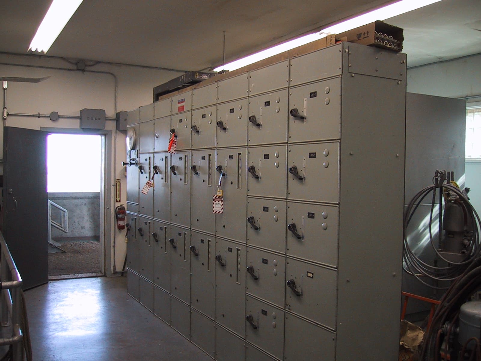 Motor Control Center (MCC)